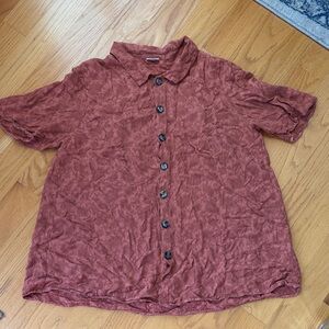 CP shades button down collared shirt size L Rust/red textured floral